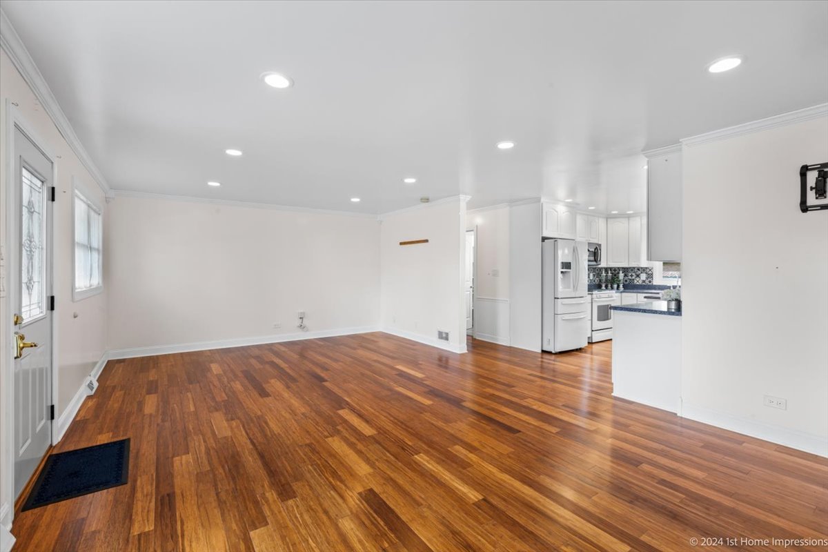 6803 97th Street Chicago Ridge, IL 60415 - Photo 7 of 28 Gallery Image 7