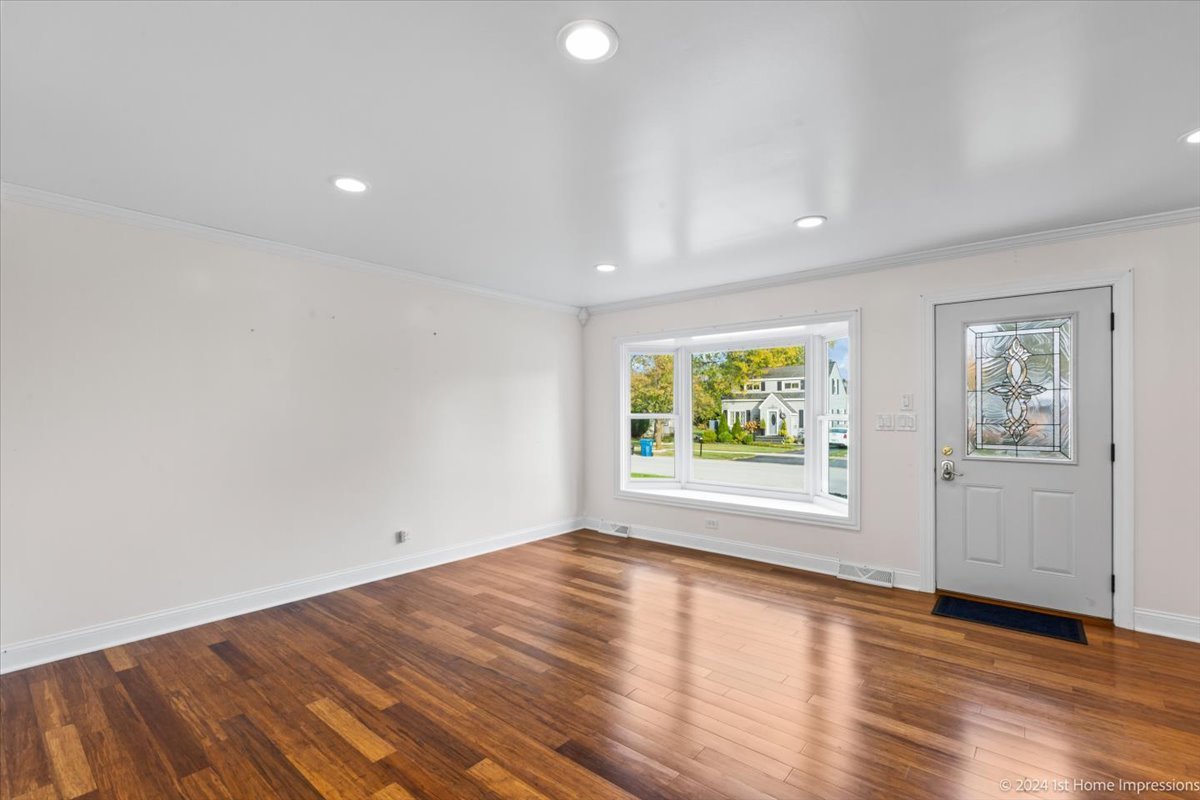 6803 97th Street Chicago Ridge, IL 60415 - Photo 9 of 28 Gallery Image 9