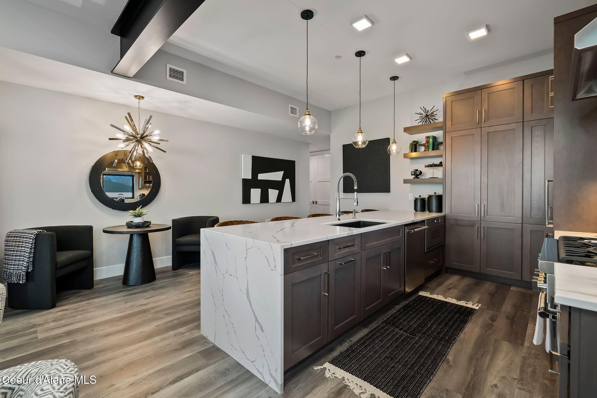 802 Sandpoint Avenue, Unit 8307 Sandpoint, ID 83864 - Photo 16 of 104 A7S07795