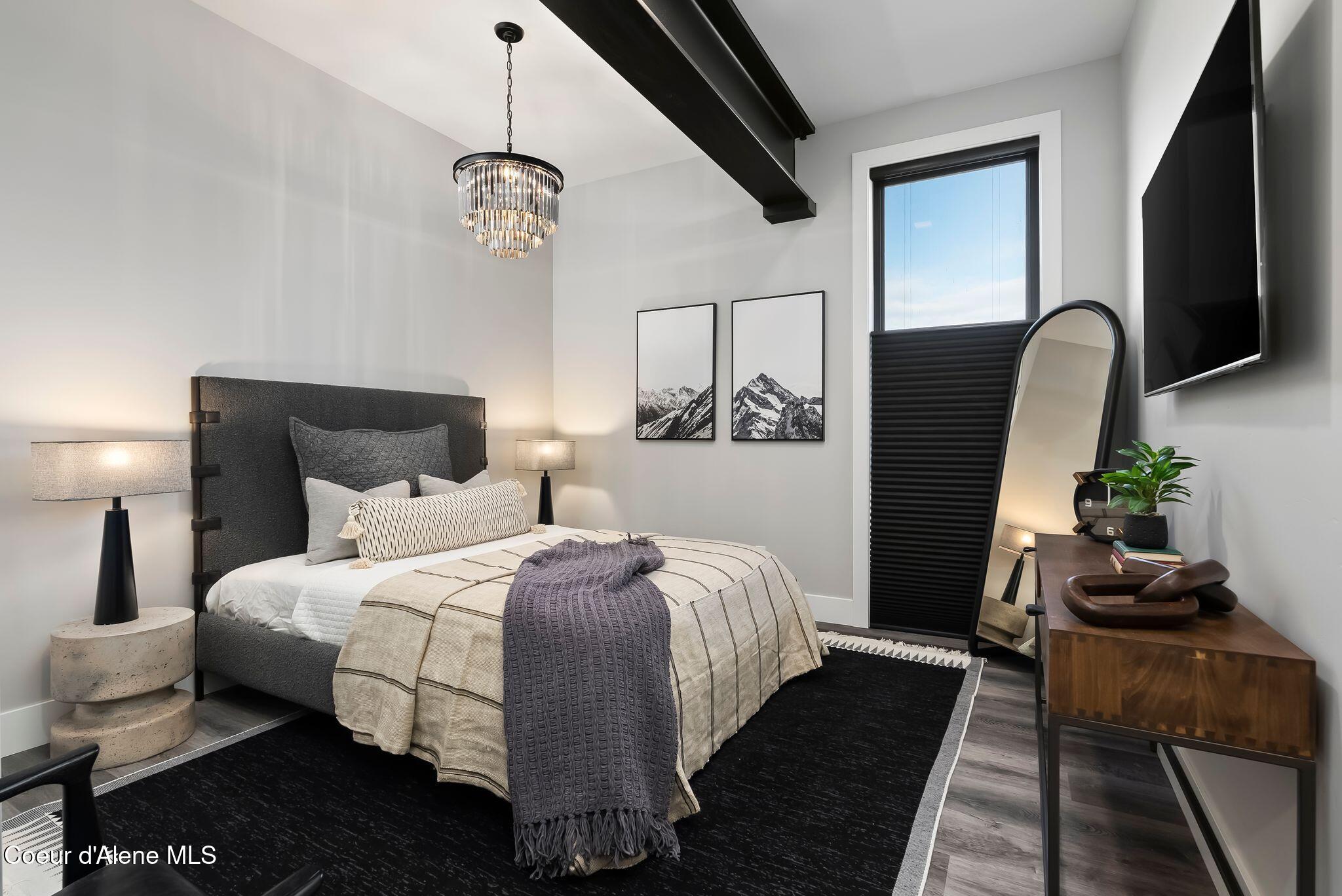 802 Sandpoint Avenue, Unit 8307 Sandpoint, ID 83864 - Photo 10 of 104 A7S07662