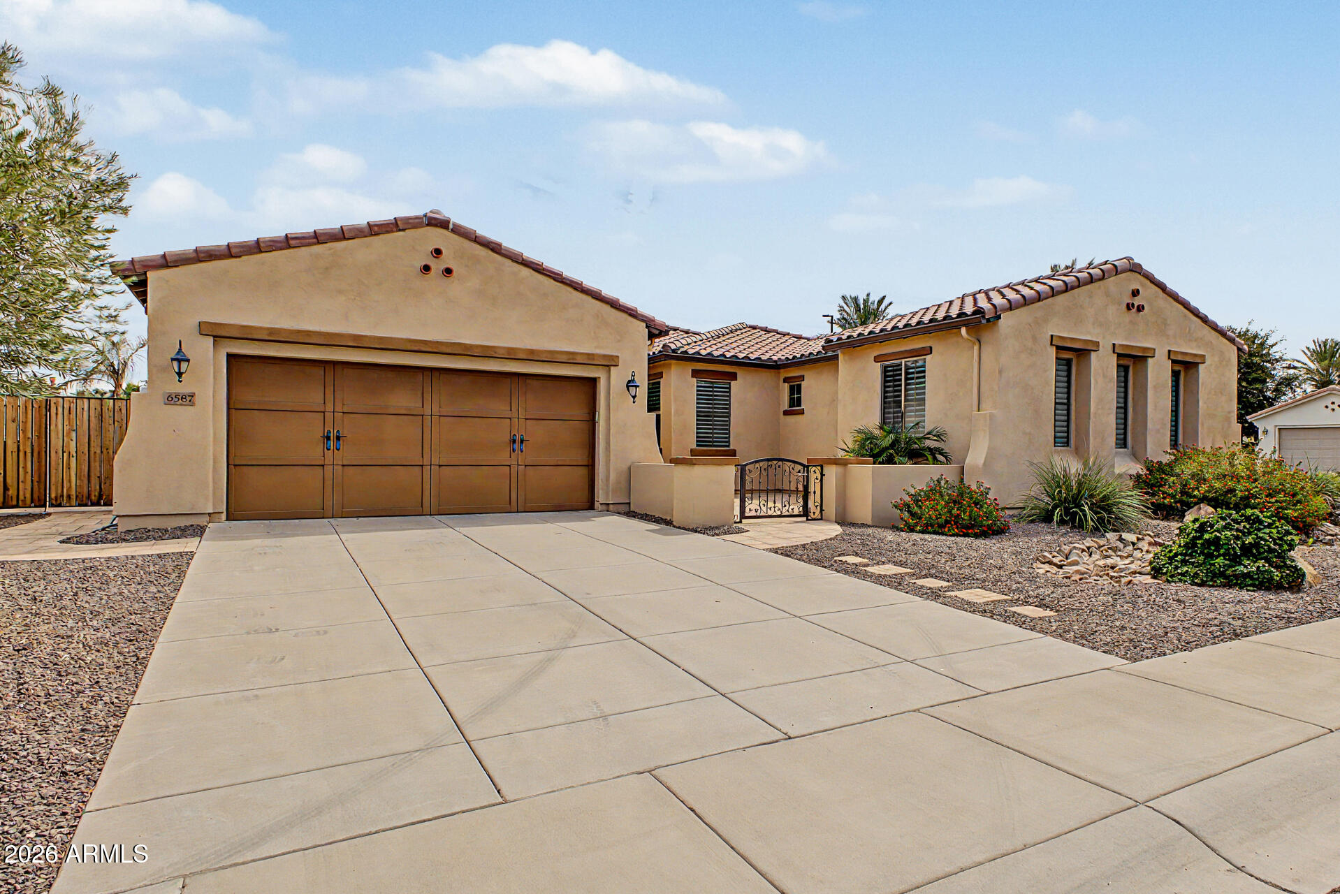 6587 South Martingale Road Gilbert, AZ 85298 - Photo 5 of 57 04 - Martingale 6587