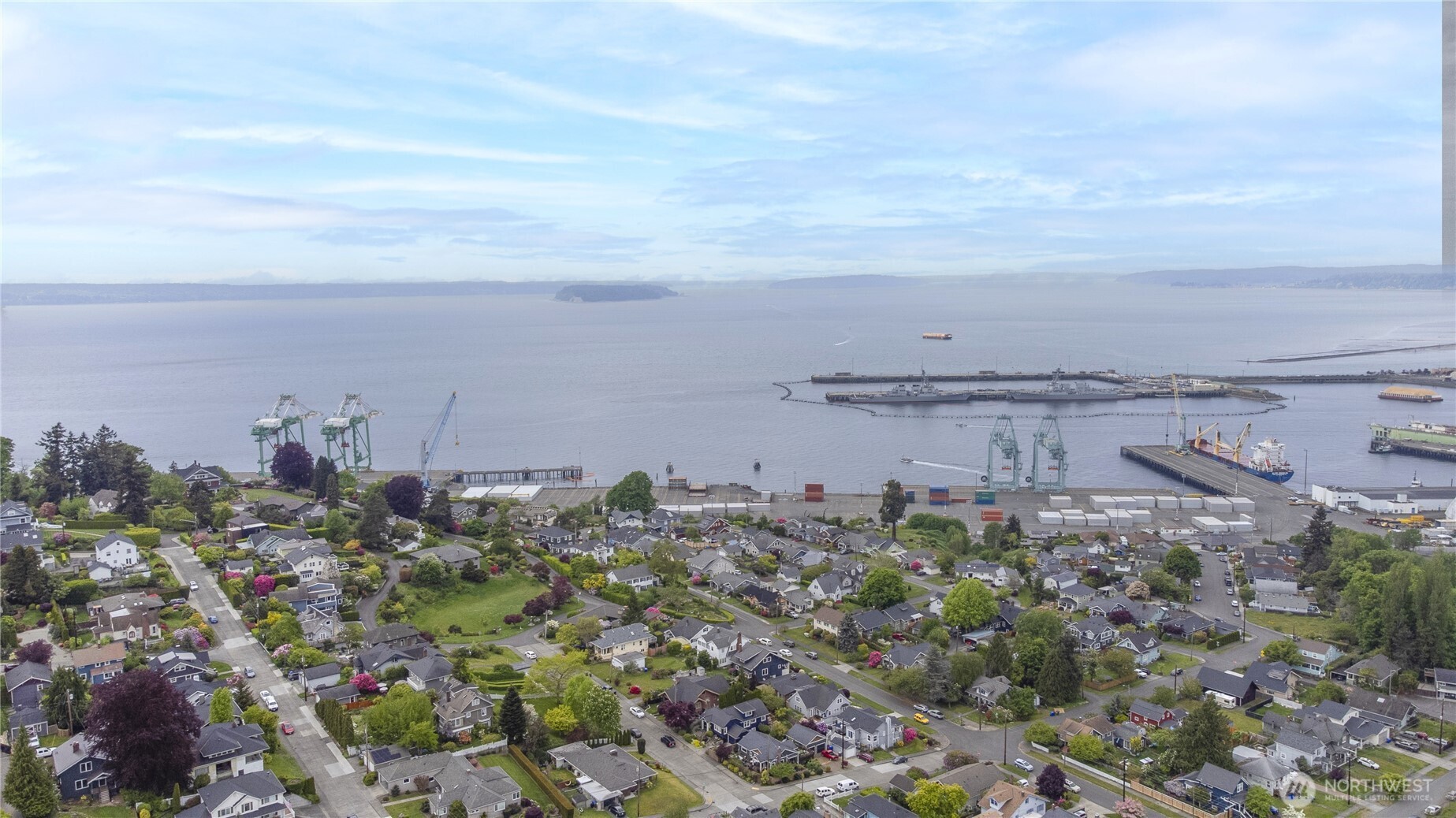 712 33rd Street Everett, WA 98201 - Photo 28 of 29 an aerial view of multiple house