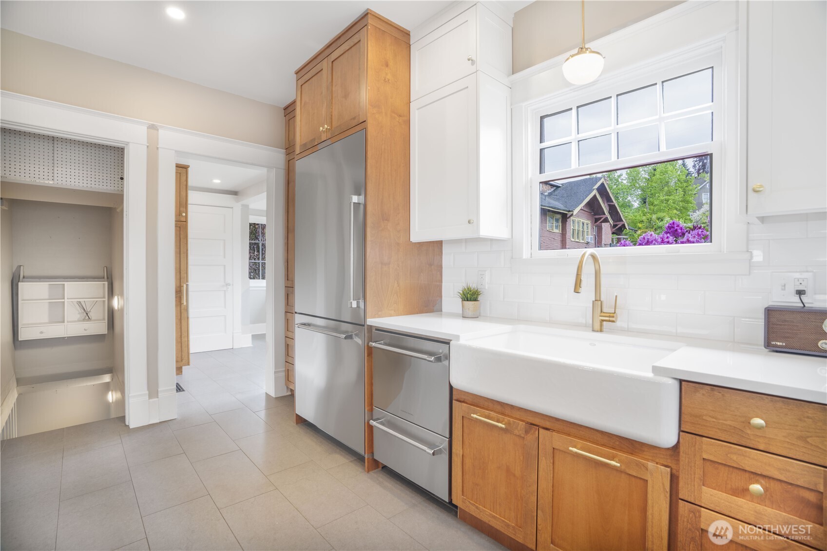 712 33rd Street Everett, WA 98201 - Photo 10 of 29 a kitchen with a sink cabinets and window