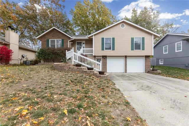 $295,000 | 313 Southeast Bristol Drive, Lee's Summit, MO 64063