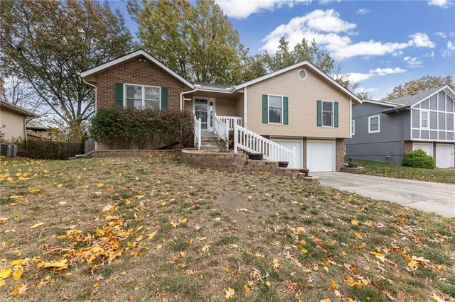 $295,000 | 313 Southeast Bristol Drive, Lee's Summit, MO 64063