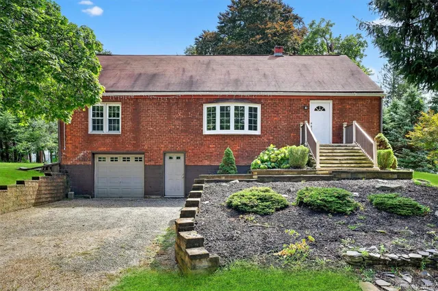 $365,000 | 2 Treadwell Circle, Poughkeepsie, NY 12601