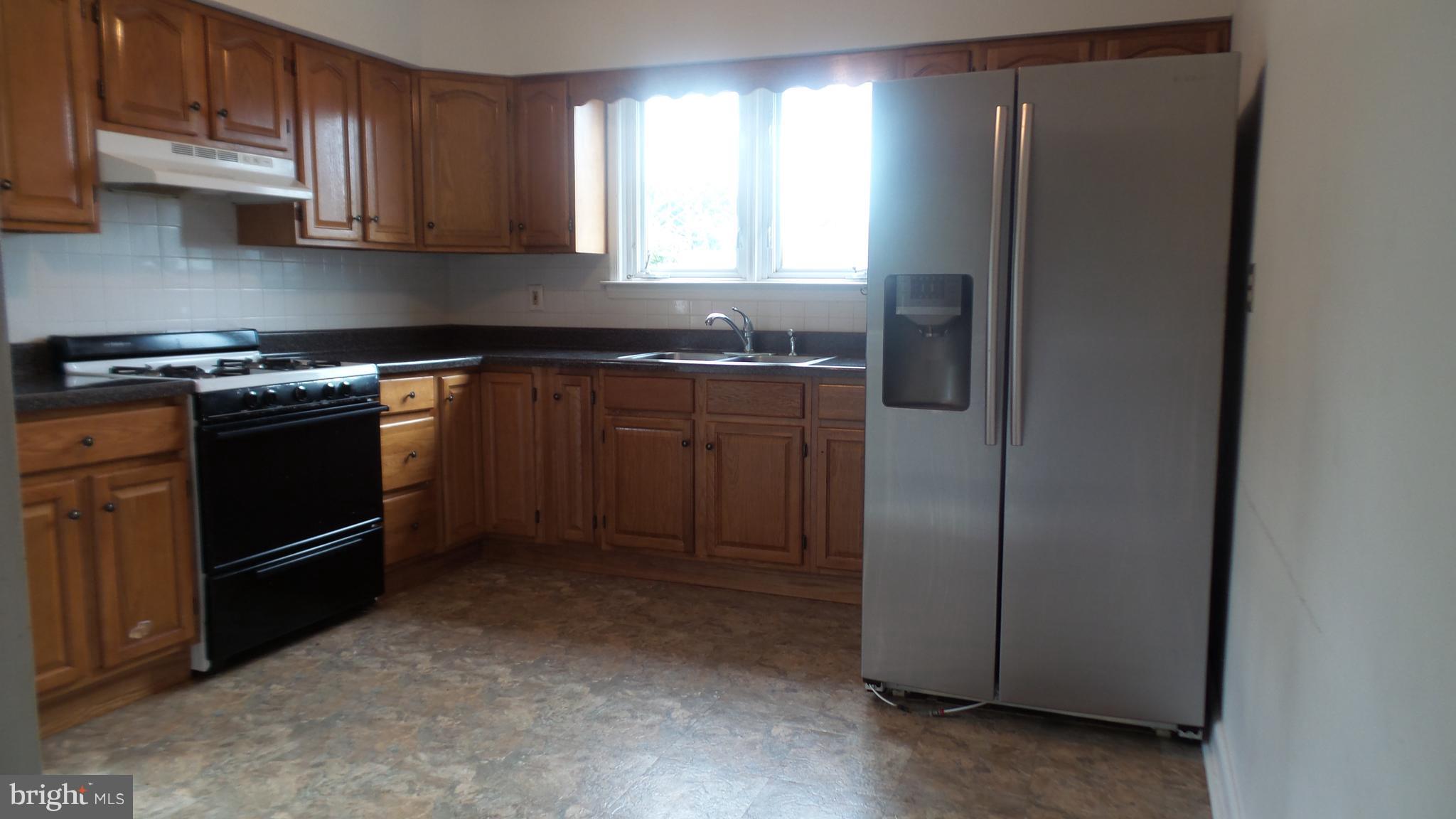 30 Cliffwood Road Baltimore, MD 21206 - Photo 7 of 15 Kitchen