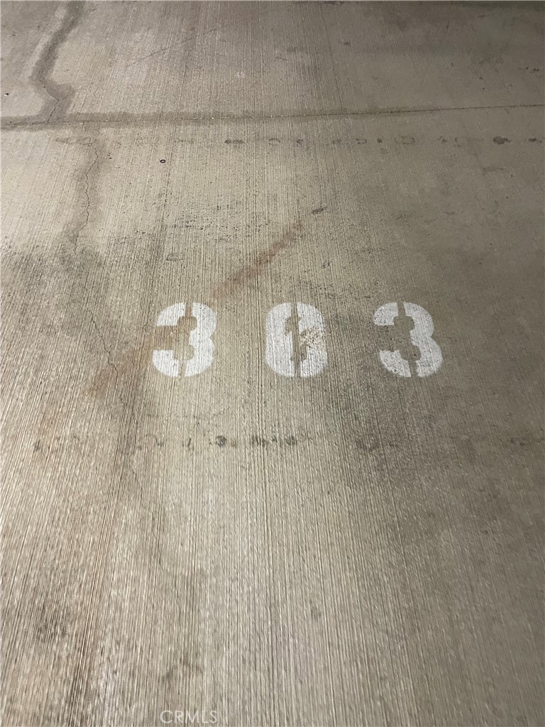 160 South Hudson Avenue, Unit 303 Pasadena, CA 91101 - Photo 13 of 14 a bathroom with shower