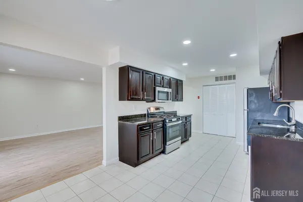 $399,000 | 1314 Edison Glen Terrace, Edison, NJ 08837