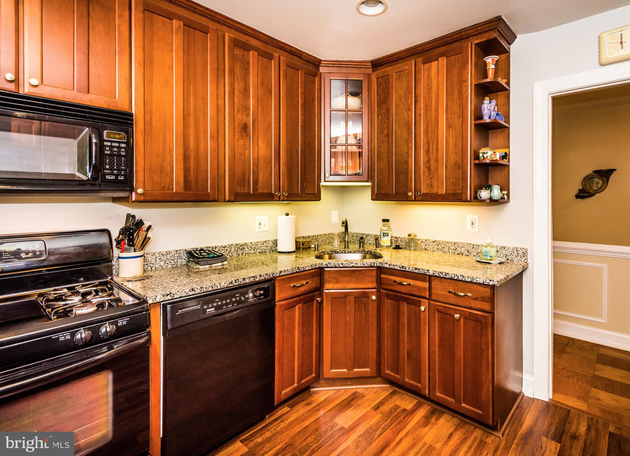 22 Cross Keys Road, Unit 22C Baltimore, MD 21210 - Photo 4 of 38 Great Kitchen!