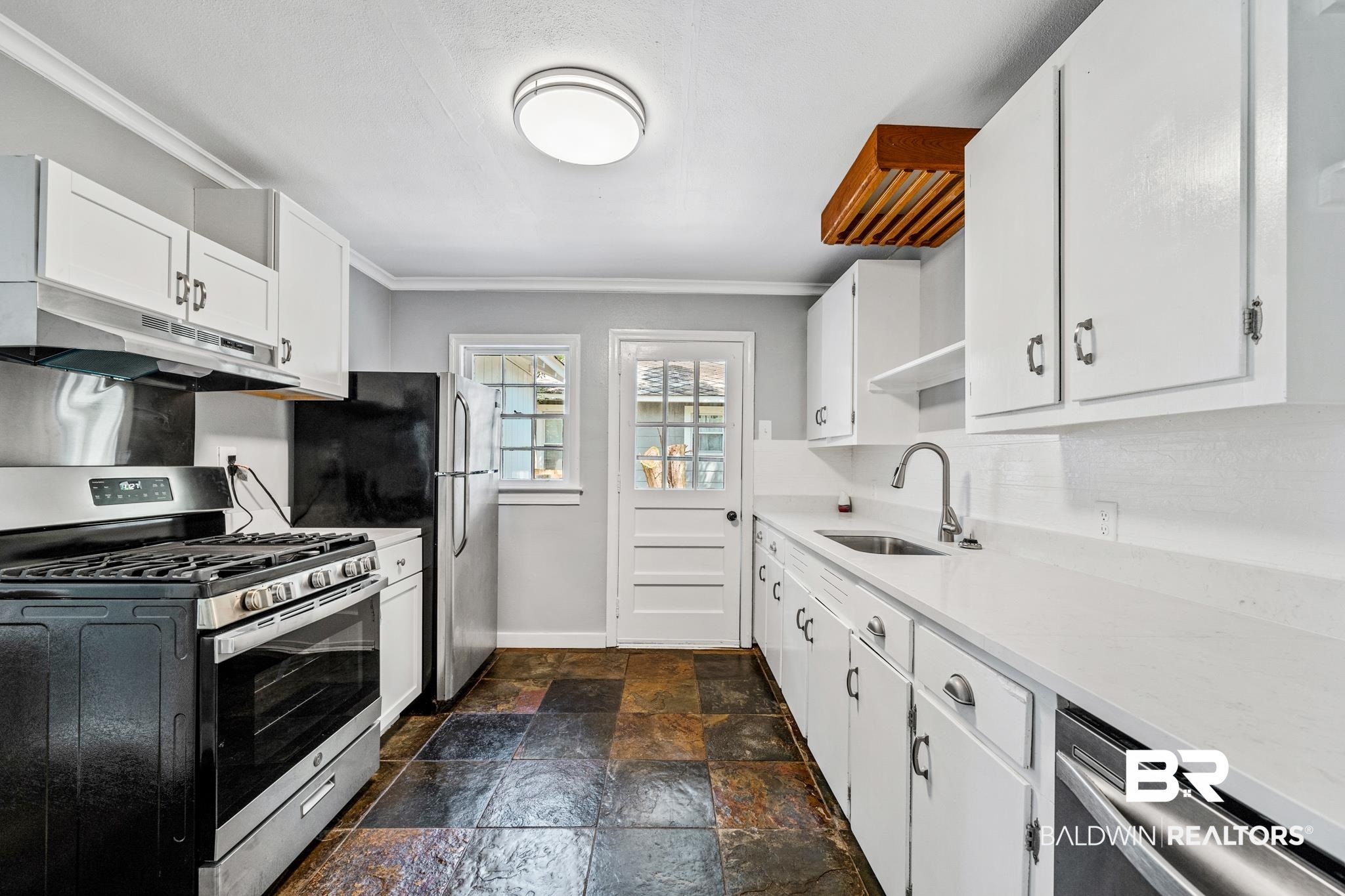 206 Hazel Street Mobile, AL 36607 - Photo 10 of 25