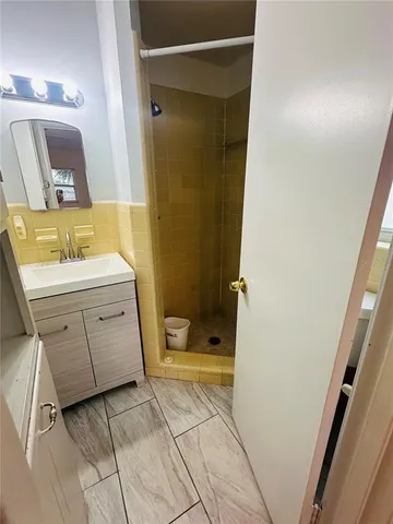 $2,300 | 6033 Balboa Drive, Orlando, FL 32808