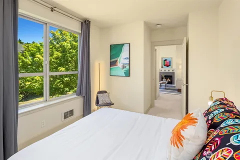 $650,000 | 2035 Eastlake Avenue East, Unit 301, Seattle, WA 98102