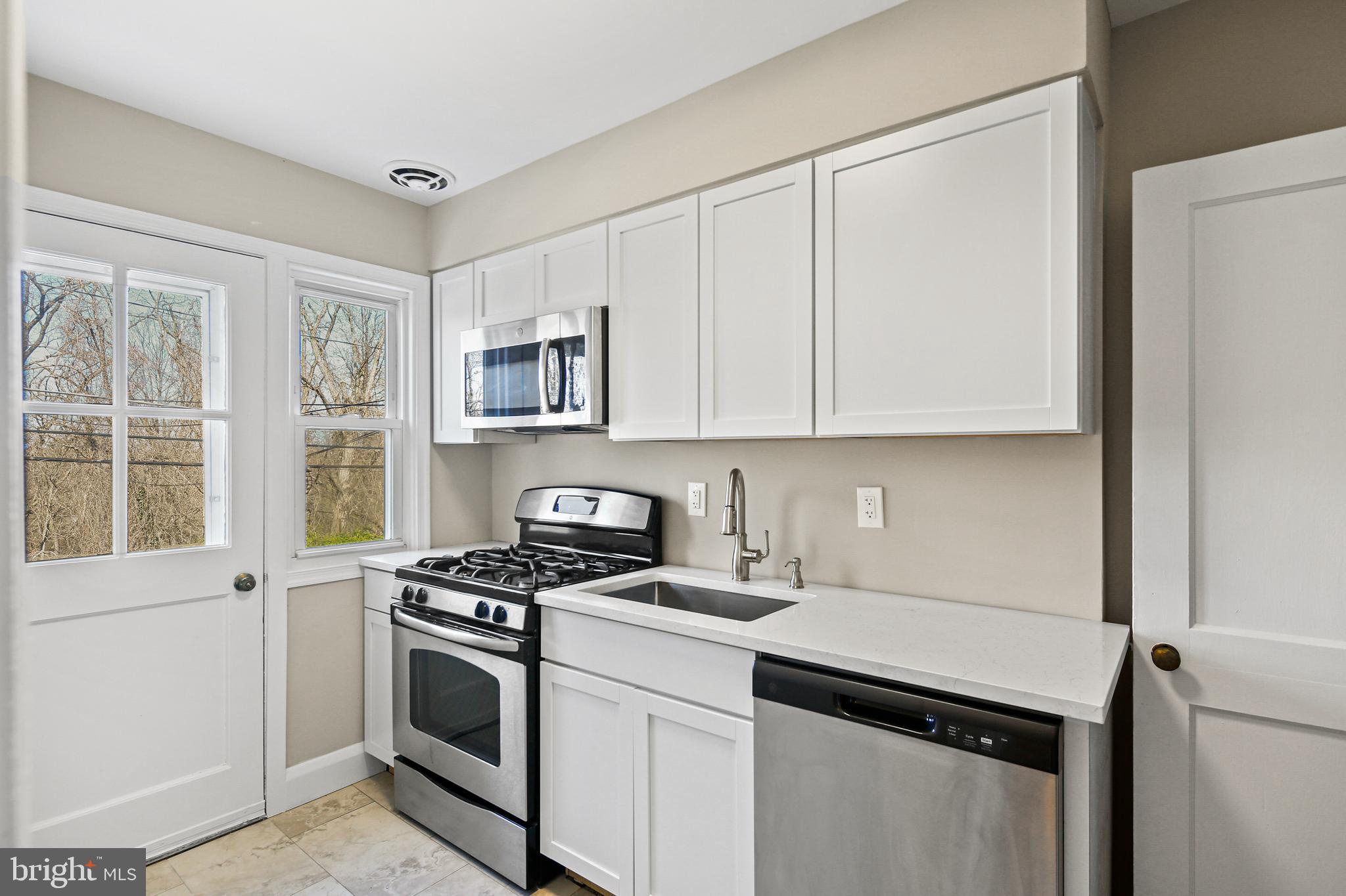 1106 Elm Road Halethorpe, MD 21227 - Photo 8 of 24
