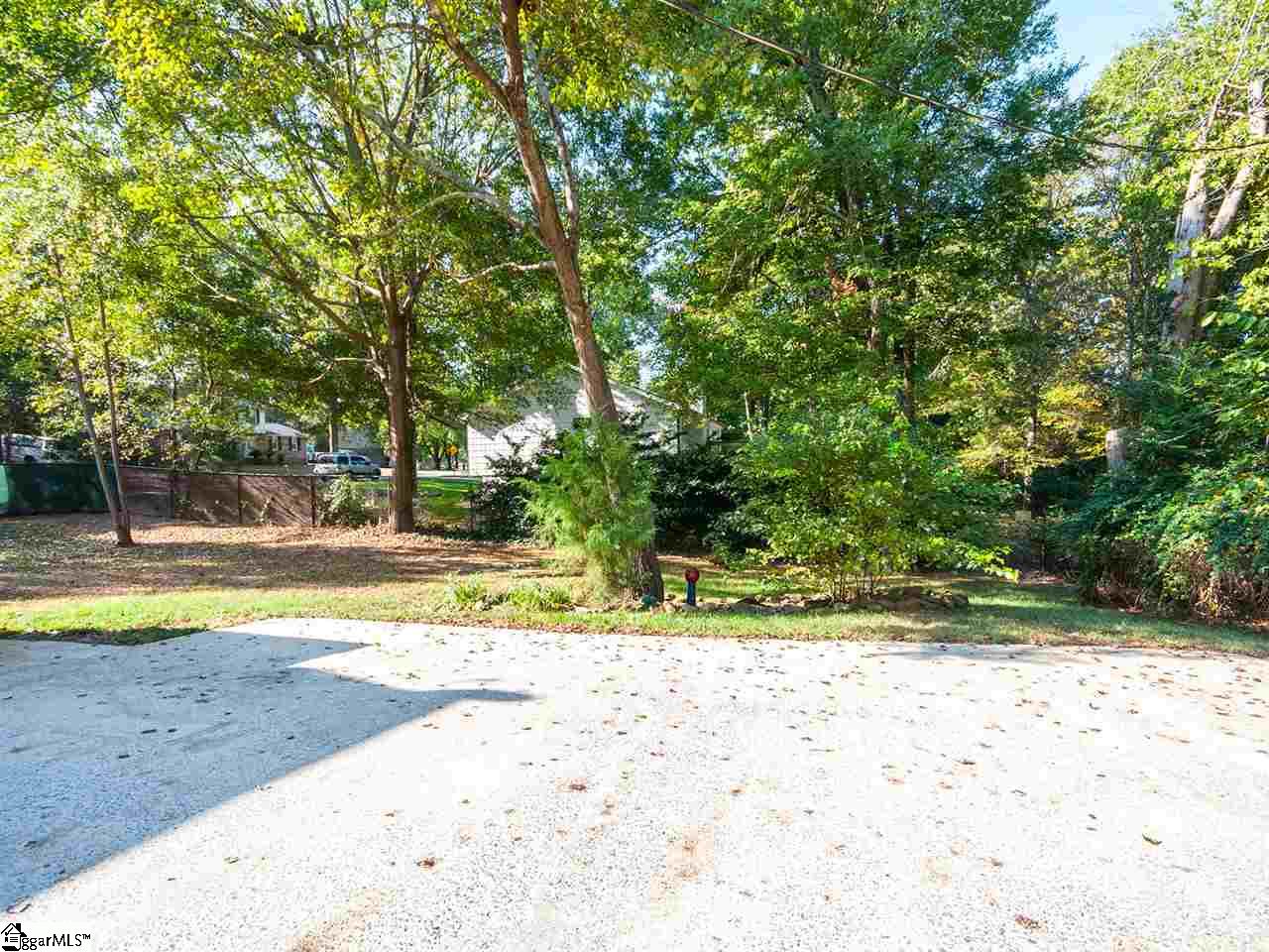 406 Adams Mill Road Mauldin, SC 29662 - Photo 8 of 34 Gallery Image 8