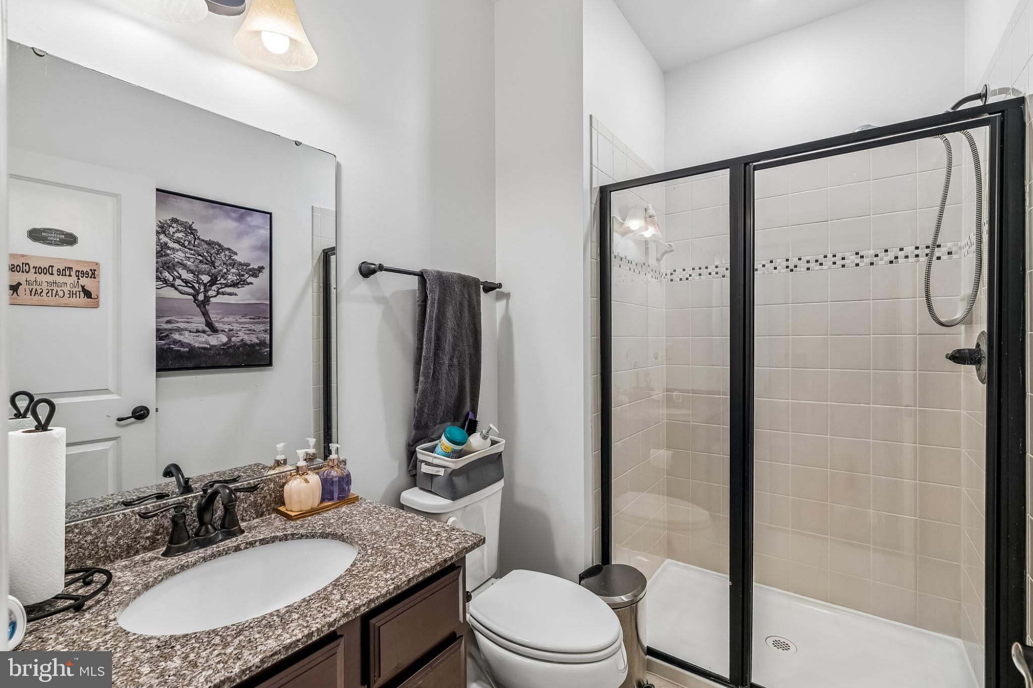 14081 Carriage Ford Road Nokesville, VA 20181 - Photo 23 of 40 Modern bathroom with sleek design.