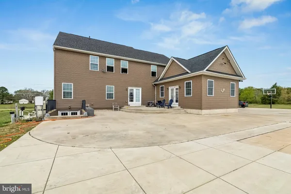 a house view with a outdoor space