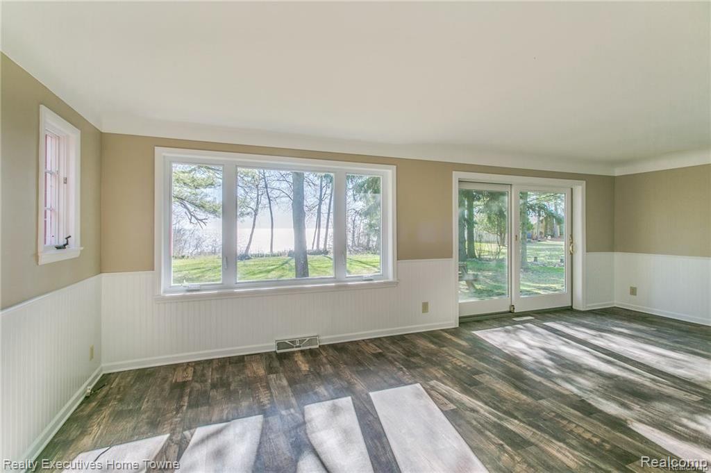7150 Lakeshore Road Palms, MI 48465 - Photo 8 of 31