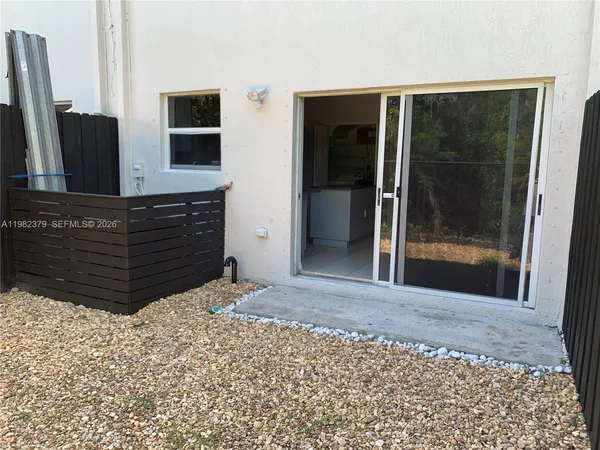 $2,000 | 3001 Southeast 17th Avenue, Unit 3001, Homestead, FL 33035