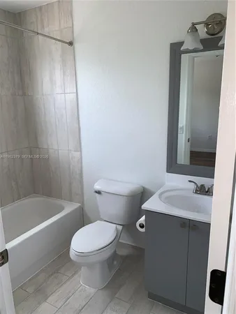 $2,000 | 3001 Southeast 17th Avenue, Unit 3001, Homestead, FL 33035