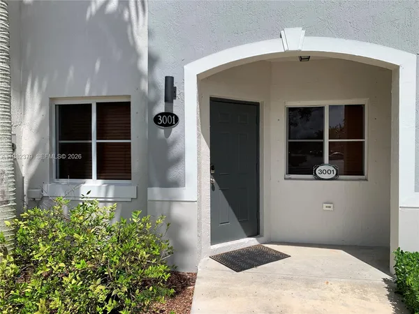 $2,000 | 3001 Southeast 17th Avenue, Unit 3001, Homestead, FL 33035
