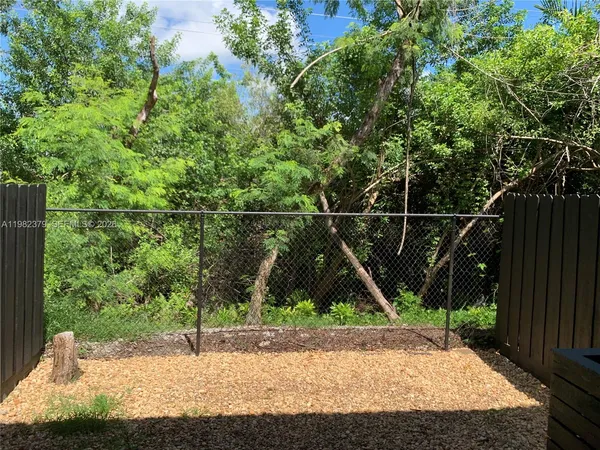 $2,000 | 3001 Southeast 17th Avenue, Unit 3001, Homestead, FL 33035