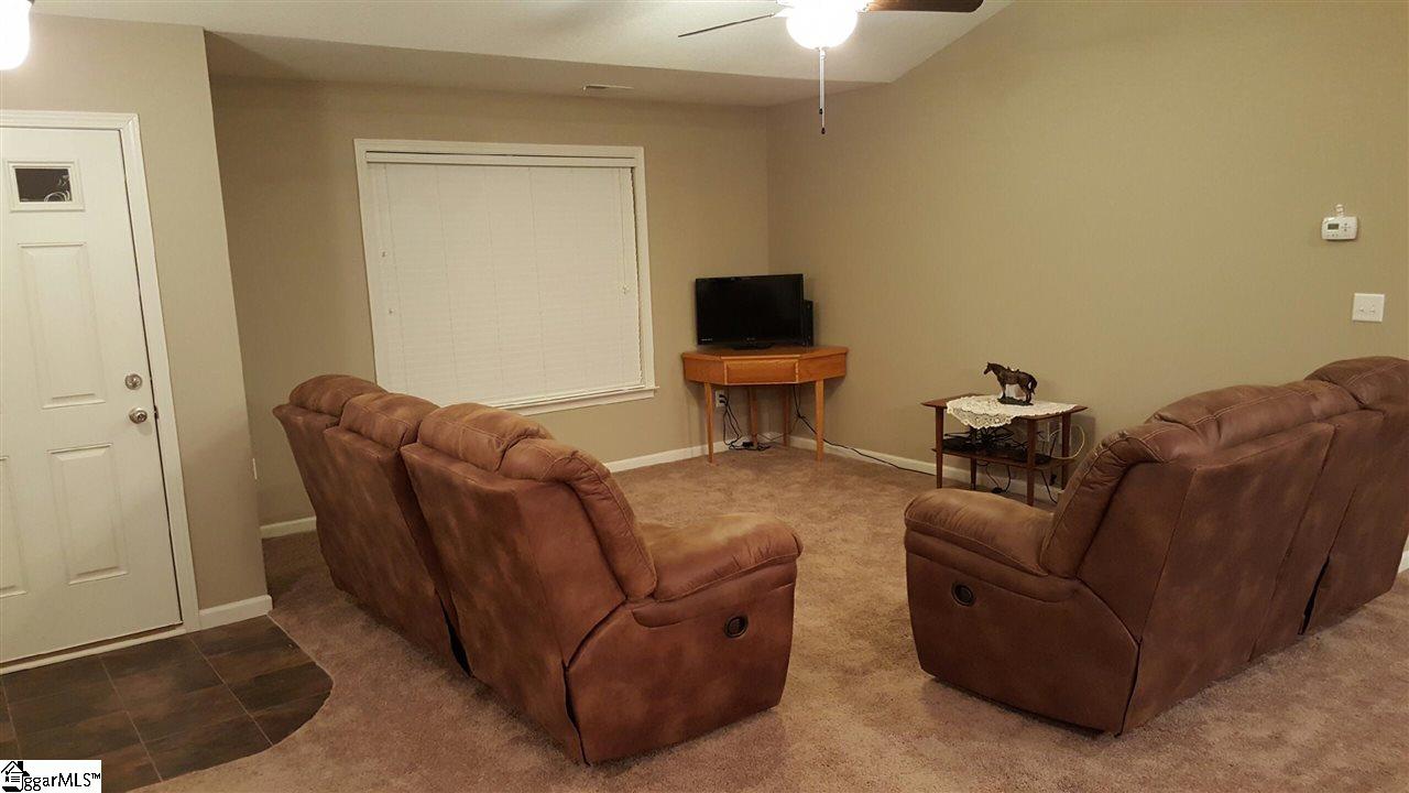 611 Brecken Court Inman, SC 29349 - Photo 8 of 25 Gallery Image 8