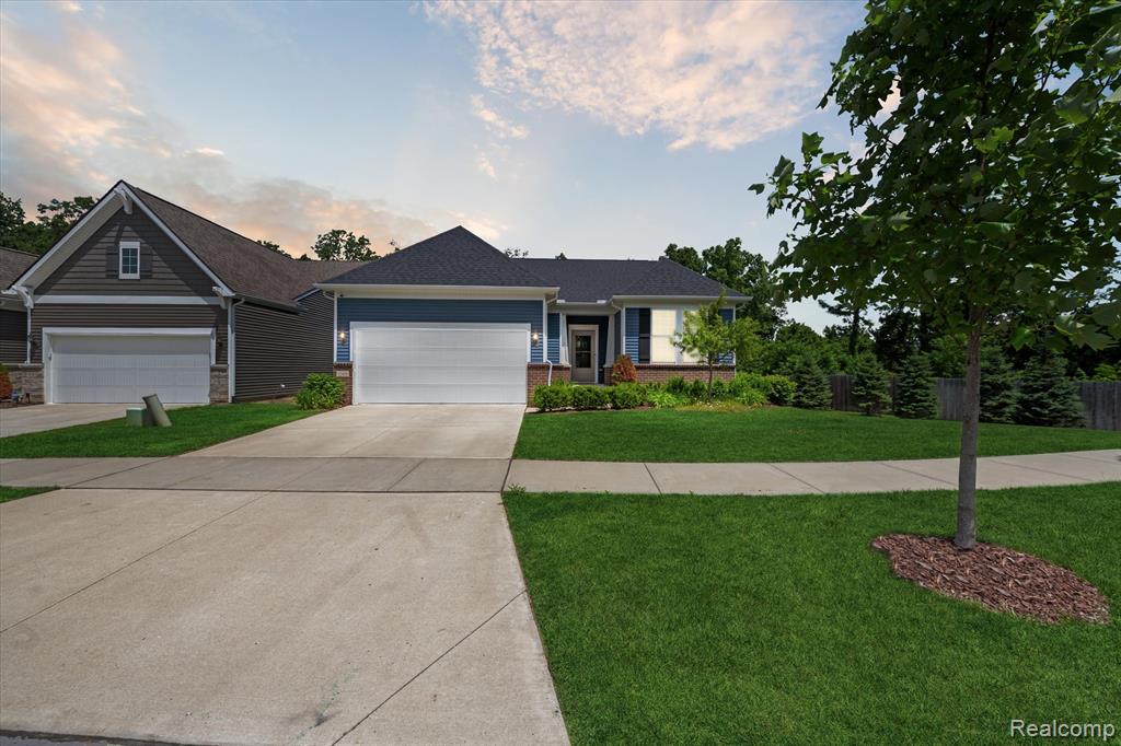 1065 Spring Trail Brighton, MI 48116 - Photo 3 of 61