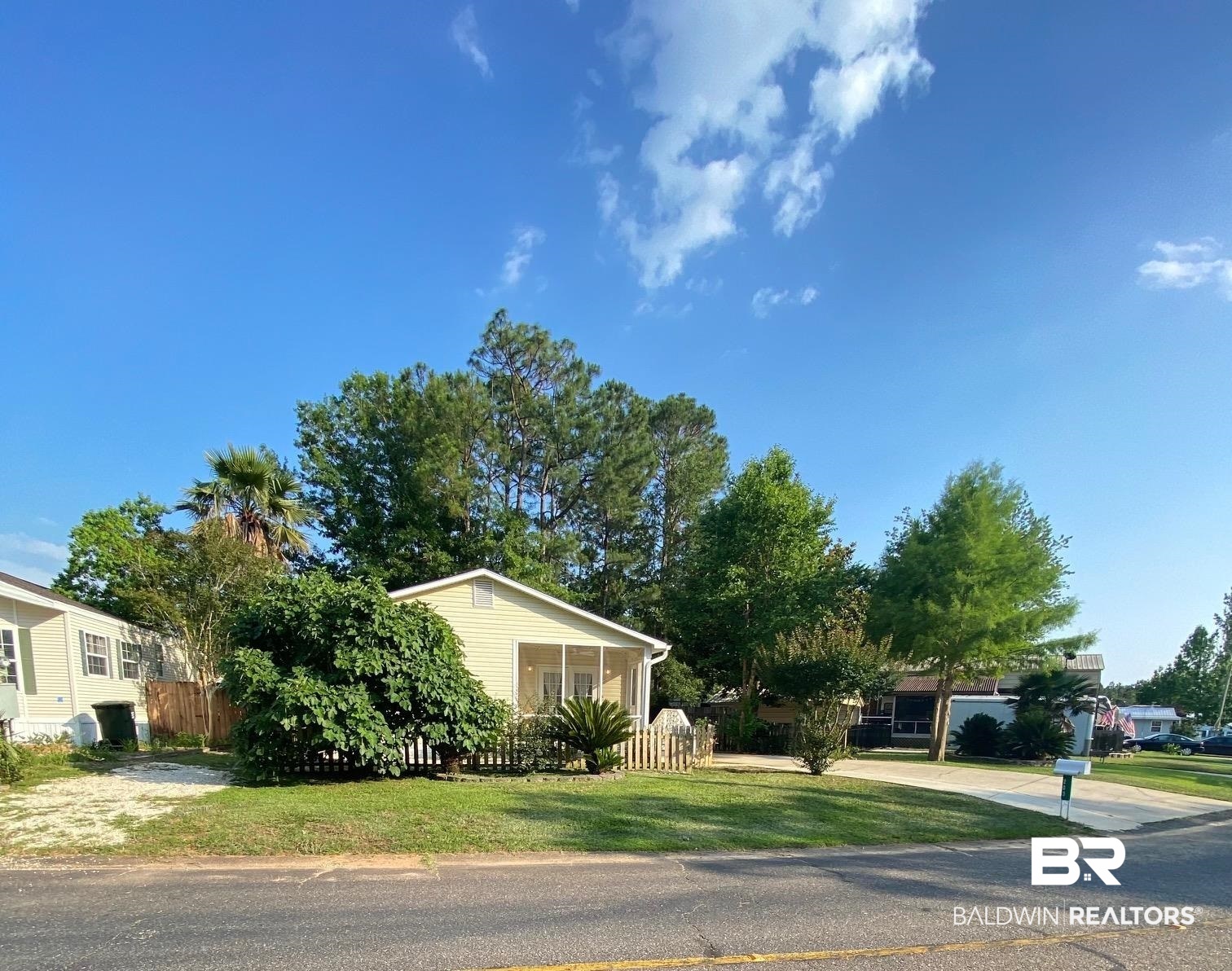 203 Defuniak Loop Lillian, AL 36549 - Photo 2 of 41