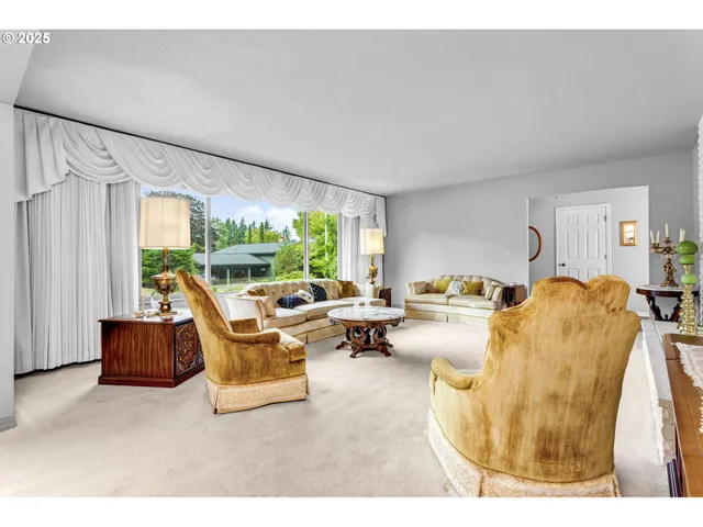 $679,900 | 1114 Northeast 137th Avenue, Portland, OR 97230