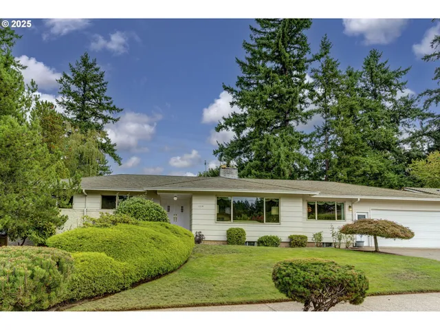 $679,900 | 1114 Northeast 137th Avenue, Portland, OR 97230