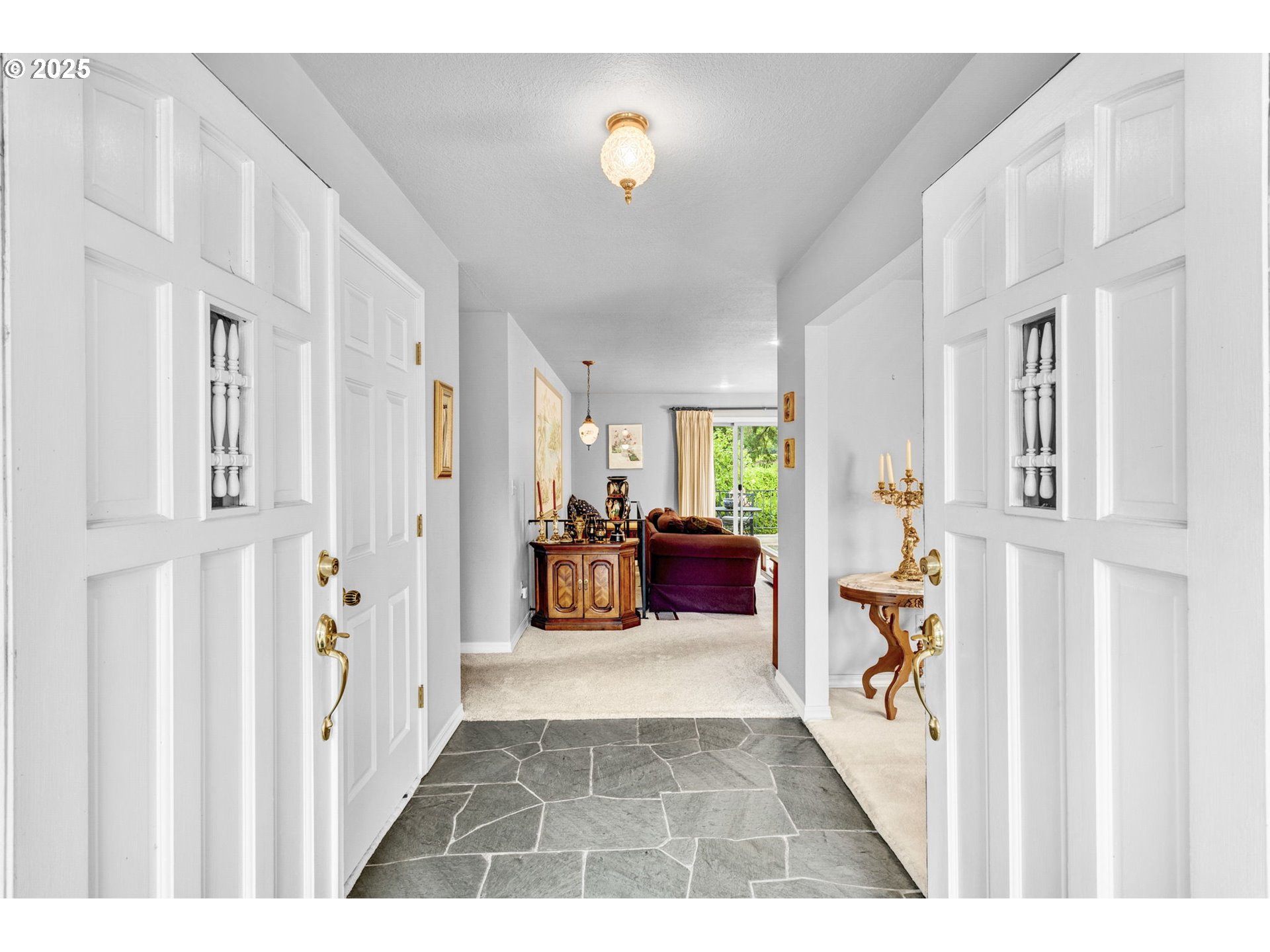 1114 Northeast 137th Avenue Portland, OR 97230 - Photo 8 of 45 a view of a livingroom with furniture and a livingroom