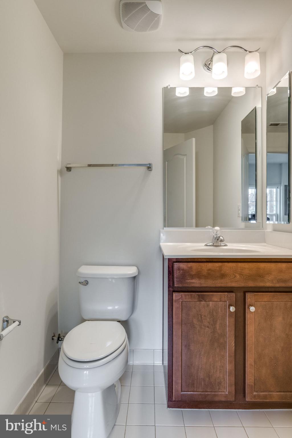 43453 Rickenbacker Square Ashburn, VA 20147 - Photo 8 of 31 Full bath with tub/shower