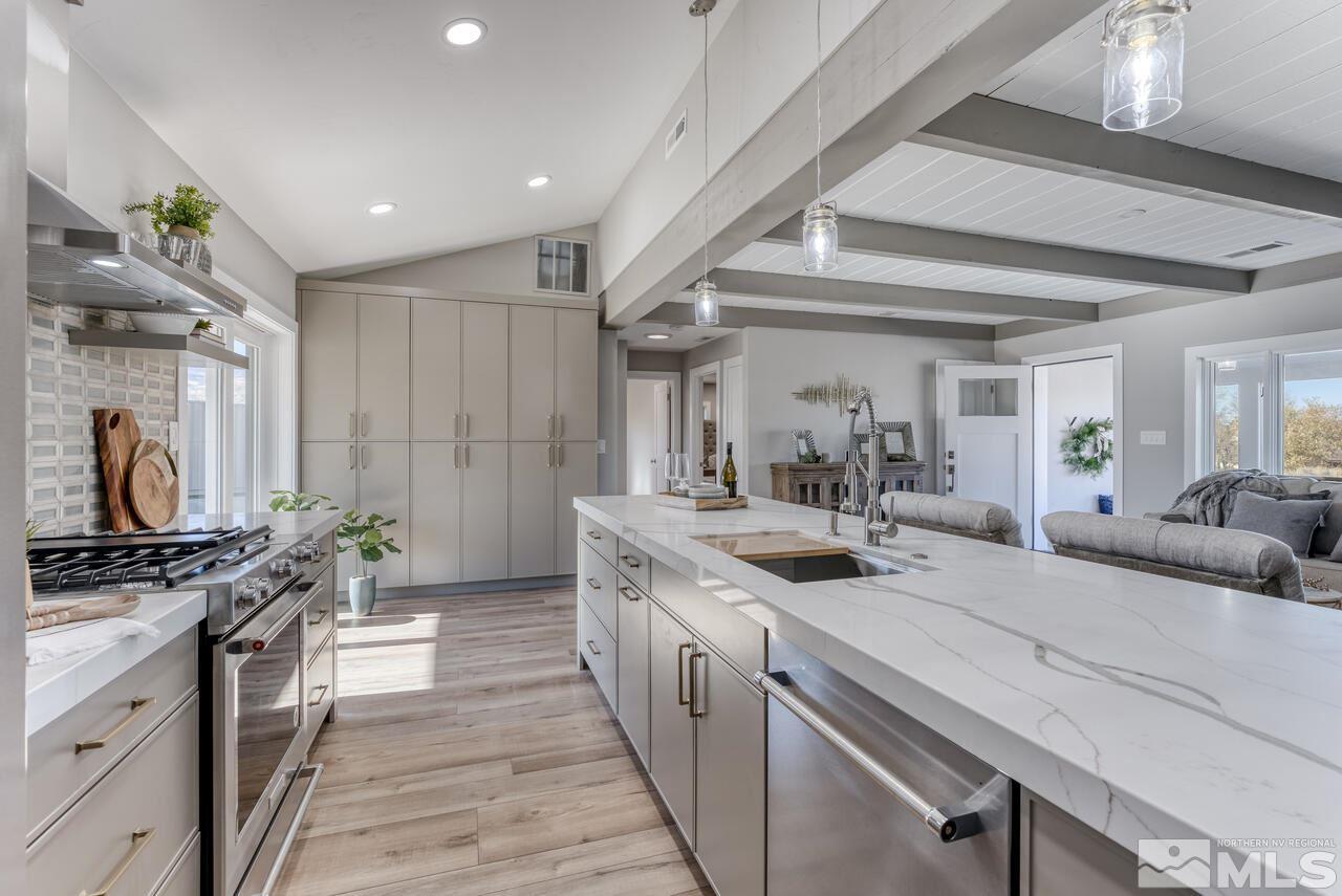 1025 Foothill Road Reno, NV 89511 - Photo 12 of 40
