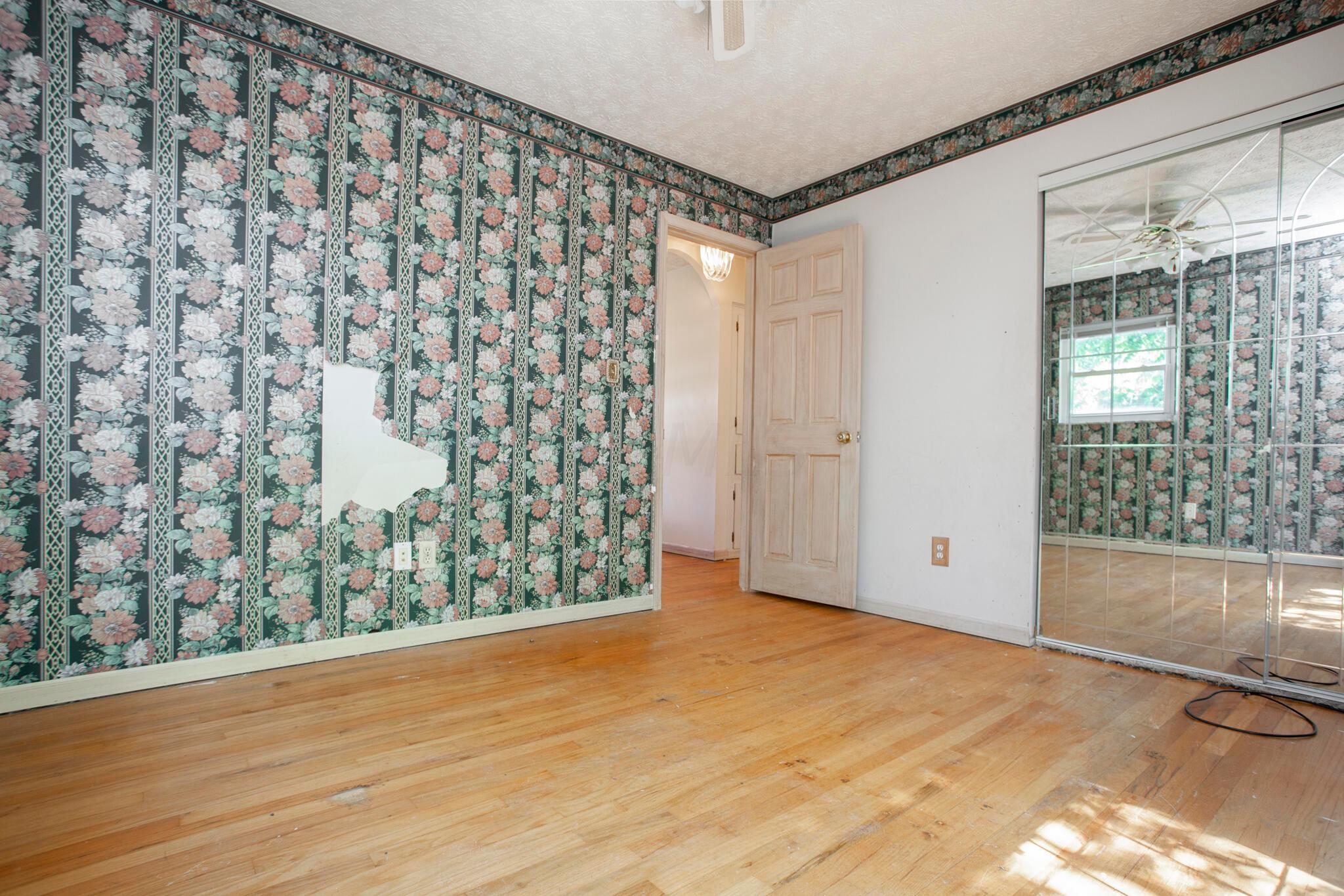 6388 Dalewood Road Columbus, OH 43229 - Photo 18 of 22 Bed 3
