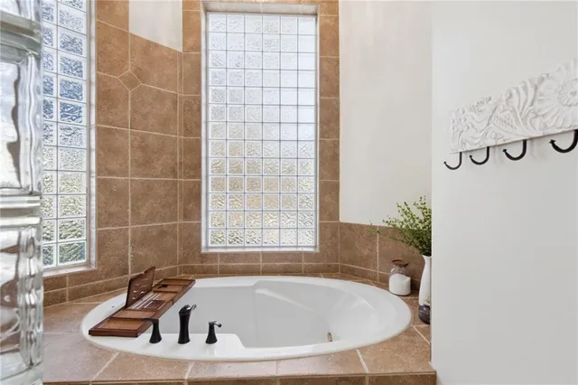 $995,000 | 1581 Sugar Maple Lane, Liberty, MO 64068