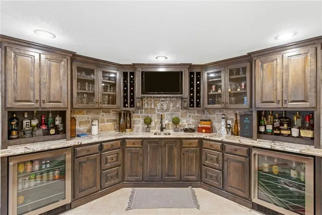 $995,000 | 1581 Sugar Maple Lane, Liberty, MO 64068