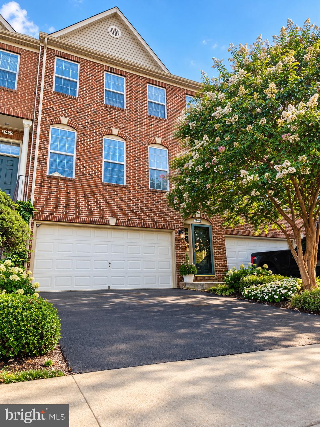 21492 Tamarack Ridge Square Sterling, VA 20164 - Photo 1 of 2 Gallery Image 1