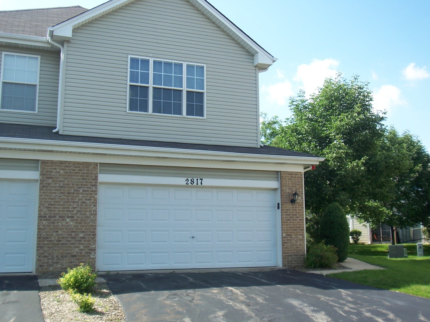2817 Collins Court Naperville, IL 60563 - Photo 2 of 29