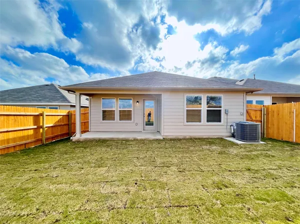 $1,800 | 264 Texas Palmetto Circle, Kyle, TX 78640