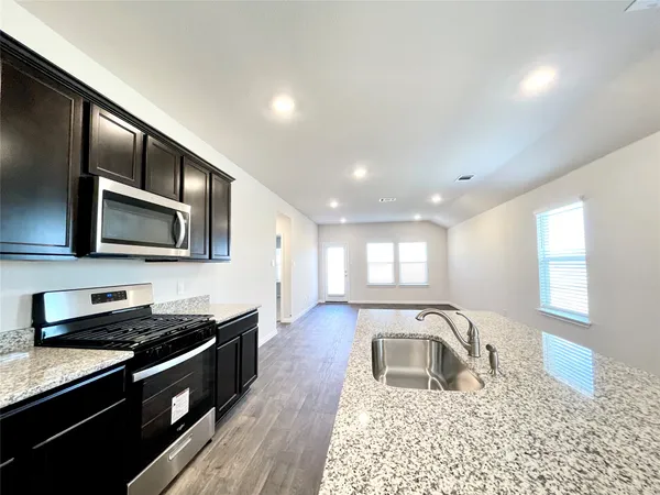 $1,800 | 264 Texas Palmetto Circle, Kyle, TX 78640