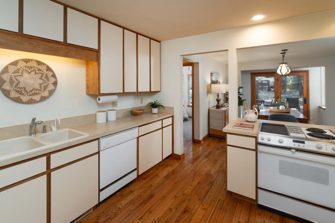70701 Pasque Flower, Unit SM 94 Black Butte Ranch, OR 97759 - Photo 10 of 26