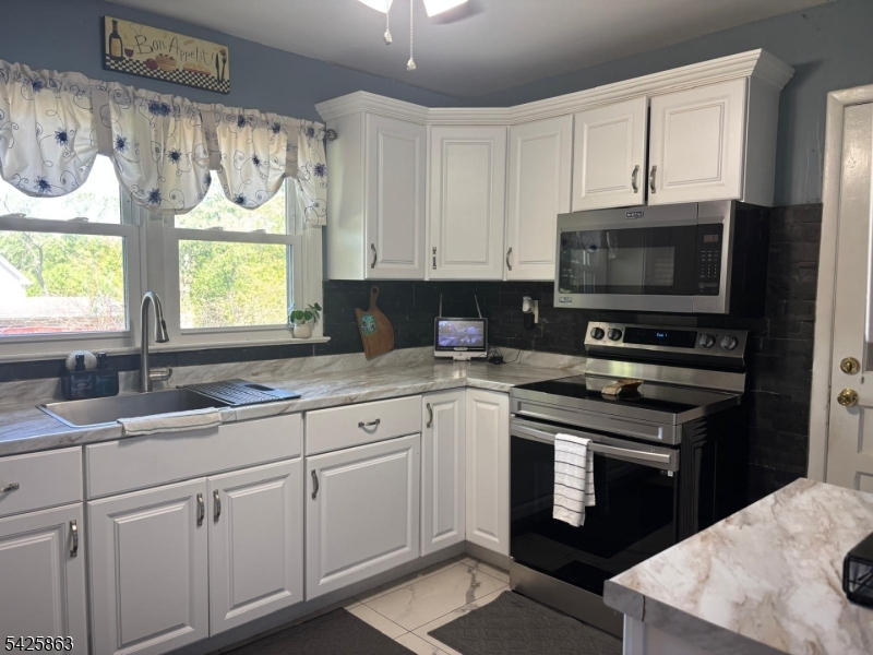 225 Sunnymeade Road Hillsborough, NJ 08844 - Photo 33 of 49