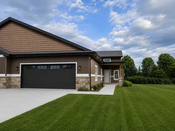 $462,900 | 3731 Newcastle Drive, Unit 29, Janesville, WI 53546