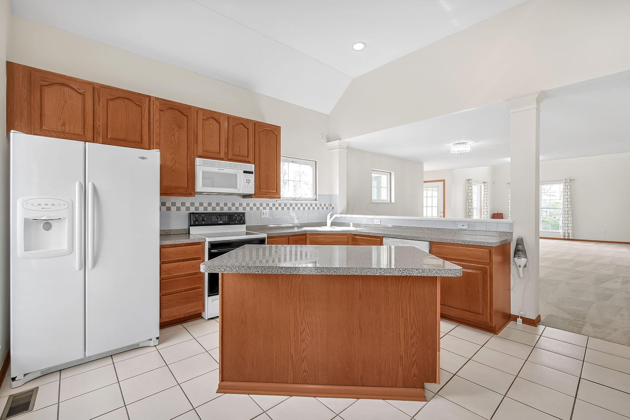 374 Sycamore Ridge Way Columbus, OH 43230 - Photo 13 of 39 12-web-or-mls-374-sycamore-ridge-way