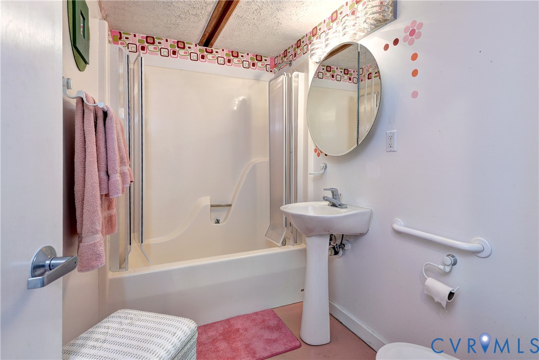 8615 Historical Path Road New Kent, VA 23124 - Photo 27 of 50