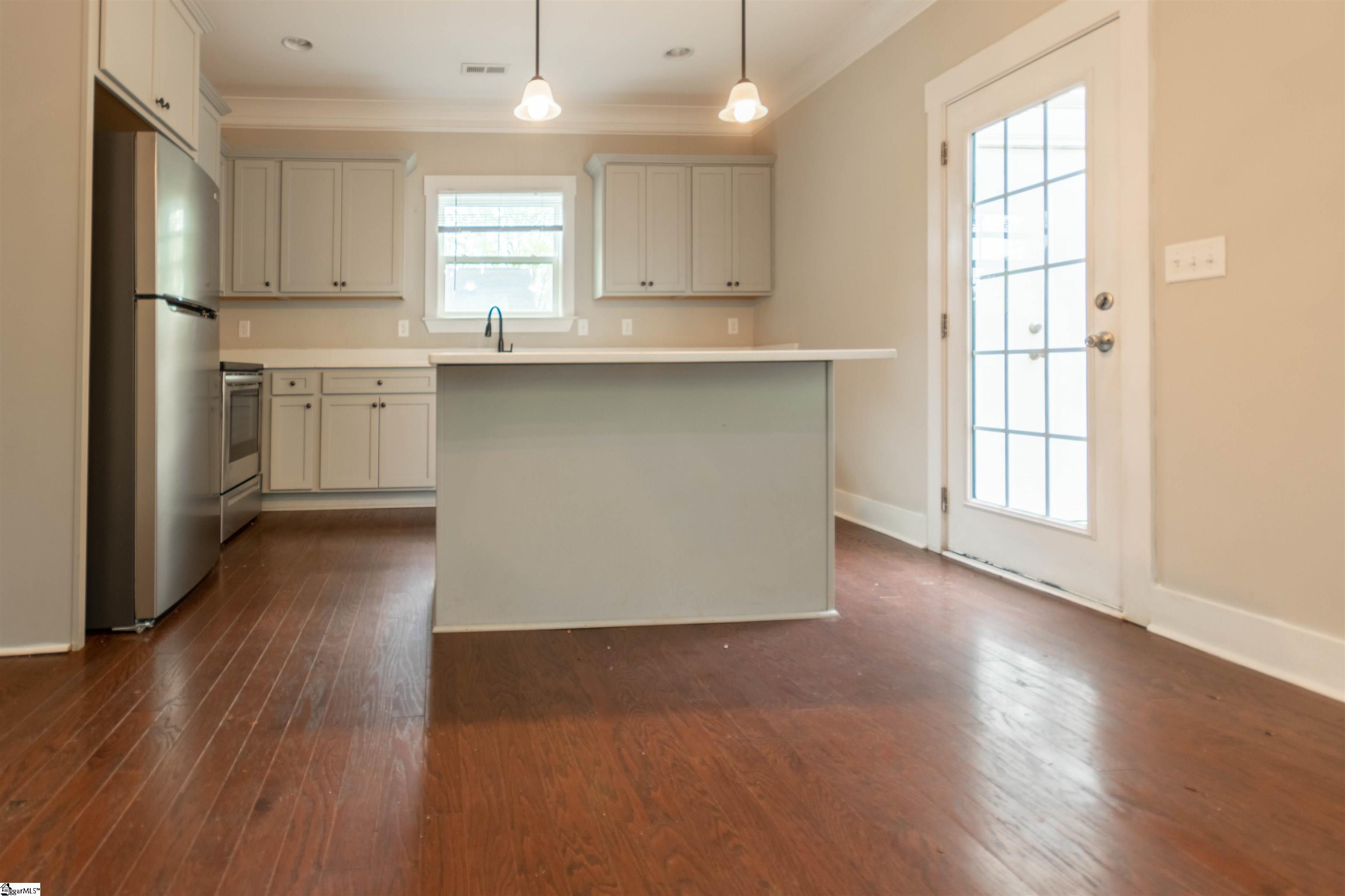 206 Elder Street Greenville, SC 29607 - Photo 5 of 15