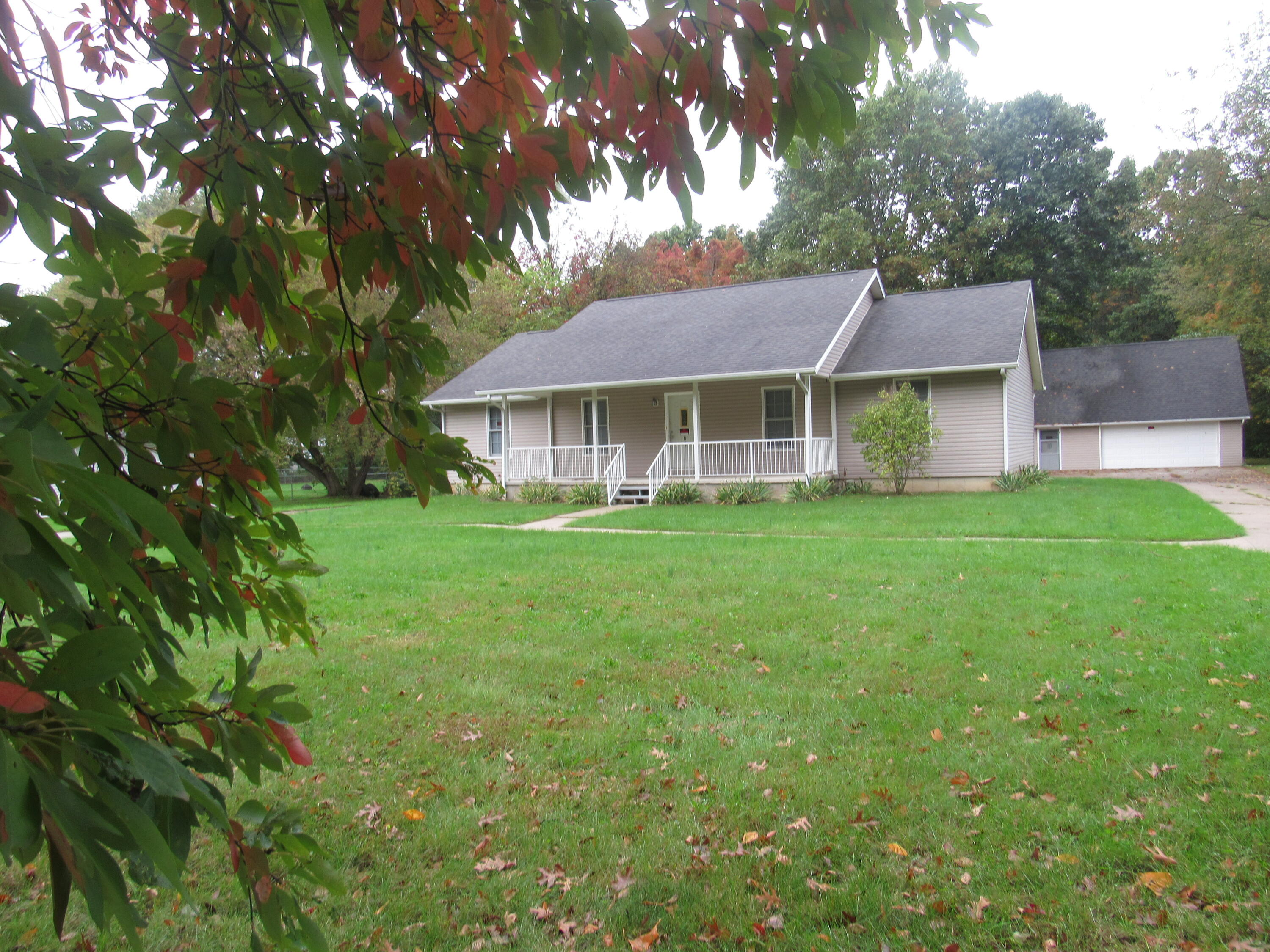 888 Carberry Road Niles, MI 49120 - Photo 2 of 30 20211014_06_03