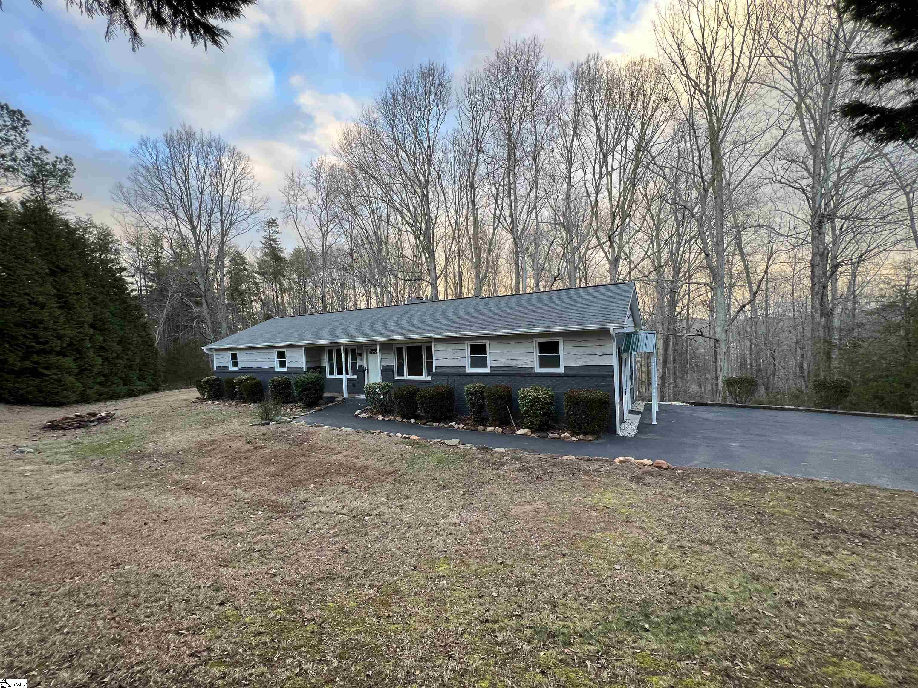 101 State Rd S-42-1526 Landrum, SC 29356 - Photo 3 of 36 Gallery Image 3