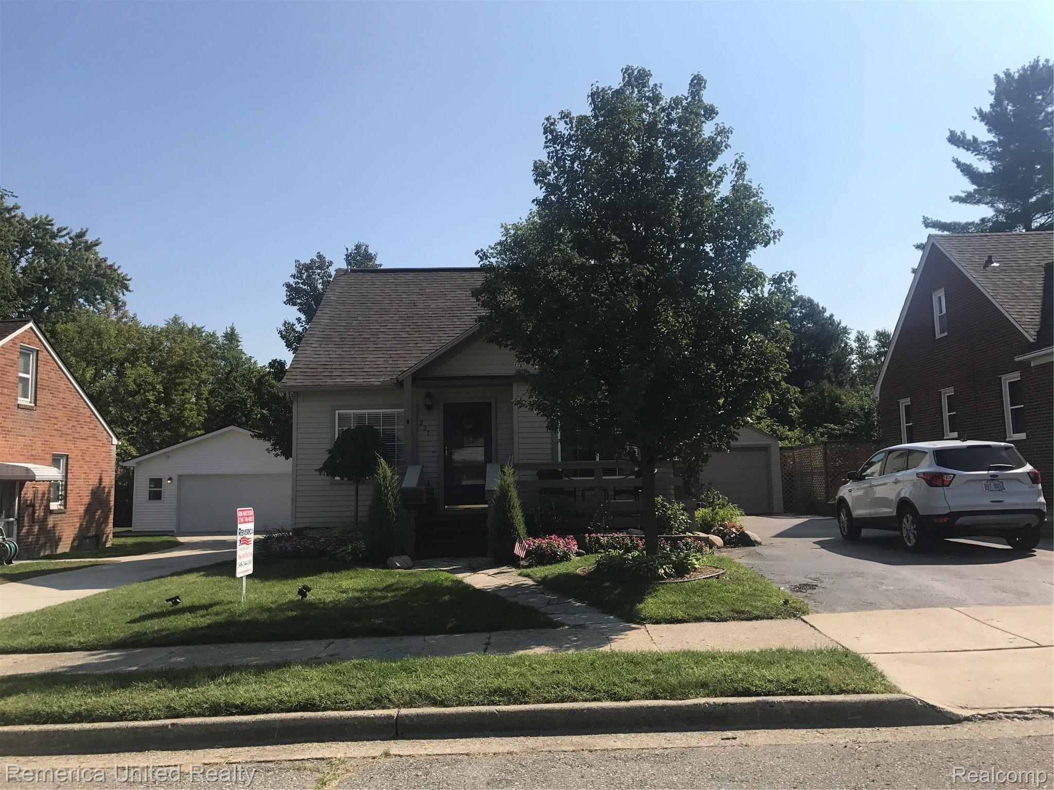 221 Linden Road Pontiac, MI 48341 - Photo 22 of 28 IMG_5908.JPG